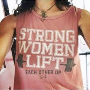 WOD Love Strong Women Lift Each Other Up Mauve Muscle Tee Size Small